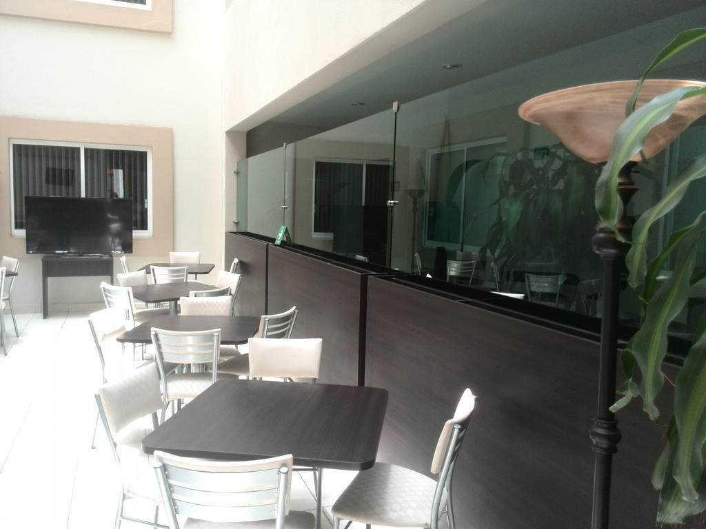 Hotel Casa De Los Dulces S Express Morelia Exterior photo